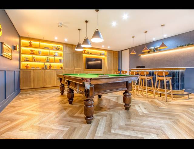 2 BEDROOM APARTMENT FOR SALE IN SANDOWN